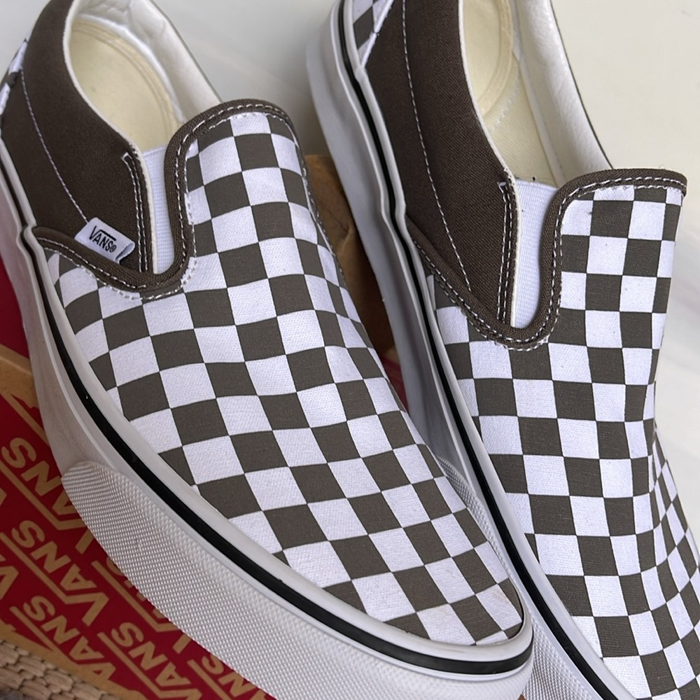 Vans WMNS Classic Slip-On
Color Theory Checkerboard Bungee
VN000BVZ9JC
Sneakers - Picture 9 of 16